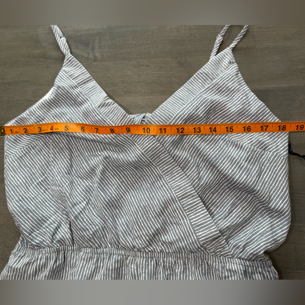 Neutral Ruffle Hem Romper NWT - Picture 4 of 5